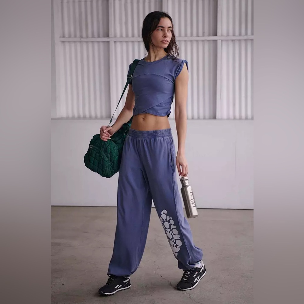 Free People Movement Hotshot Crossover Logo Set NWT